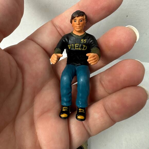 Schleich 13444 SUV Driver Sitting 4x4 Vehicle Driver Retired Action Figure - Picture 3 of 9